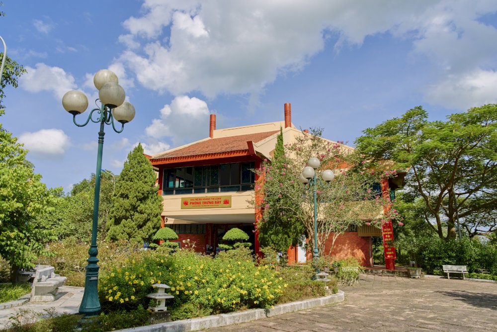 Phòng trưng bày tại Khu mộ bà Hoàng Thị Loan